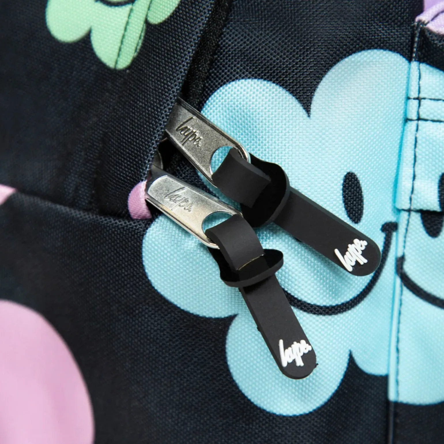 Mochila Badge Black Happy Flowers Hype