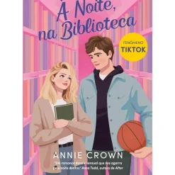 À Noite, na Biblioteca de Annie Crown